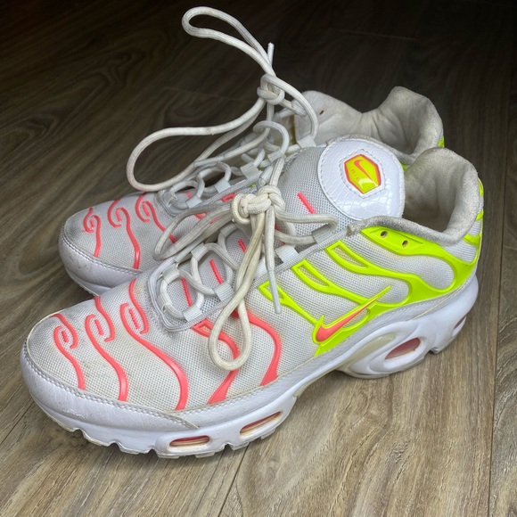 Women’s Nike air max plus - Picture 1 of 13